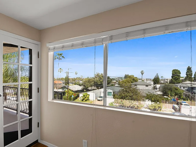 Cabrillo Ave — Photo 34