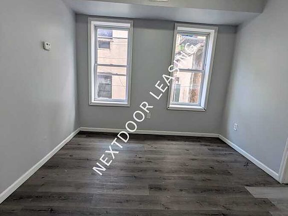 5th image of 122 Wade St #1M