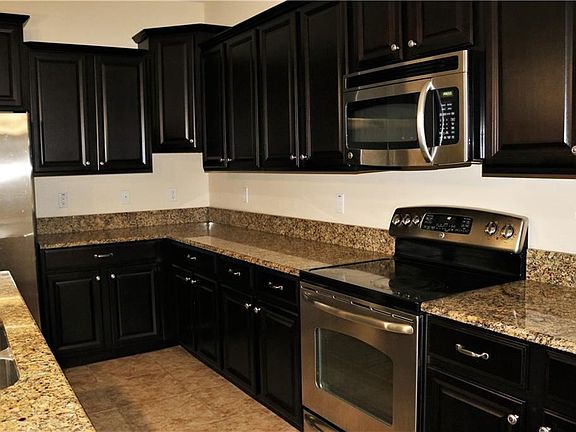 2nd image of 1854 Thetford Cir