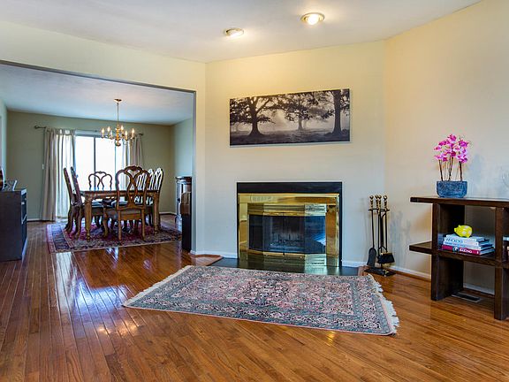 2nd image of 62 Canterbury Ln