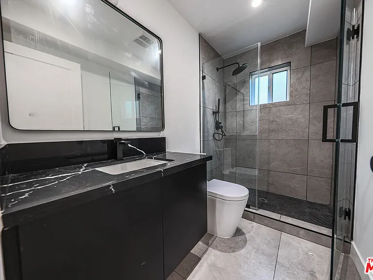 1525 S Carmelina Ave #1527-1/2 — Photo 10