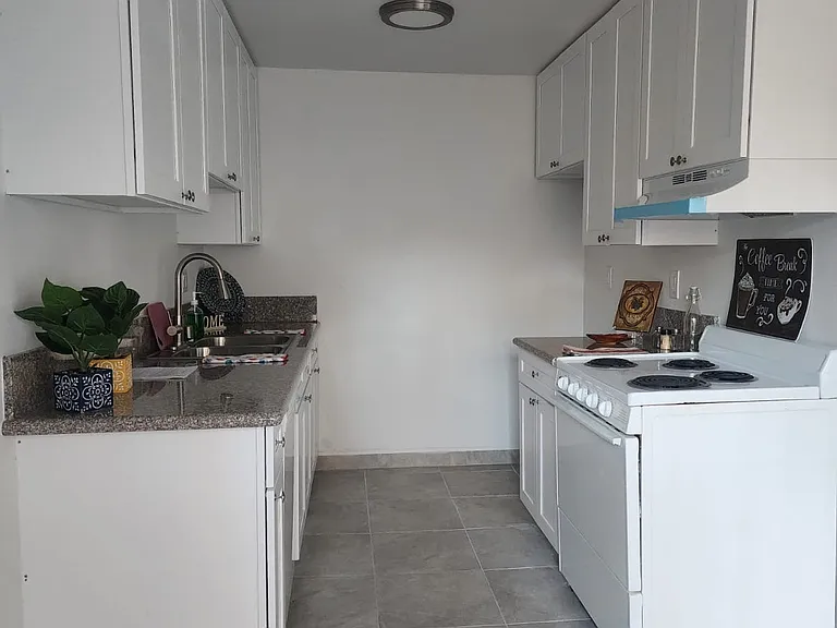 8530 Cedros Ave #2 — Photo 3