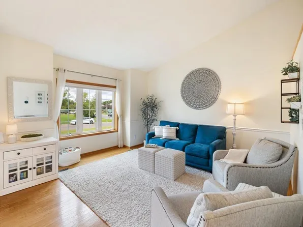 2246 Tele Dr, Lino Lakes, MN 55038