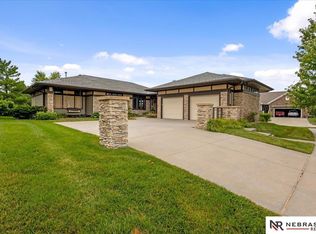 367 Bushclover Rd, Lincoln, NE 68521