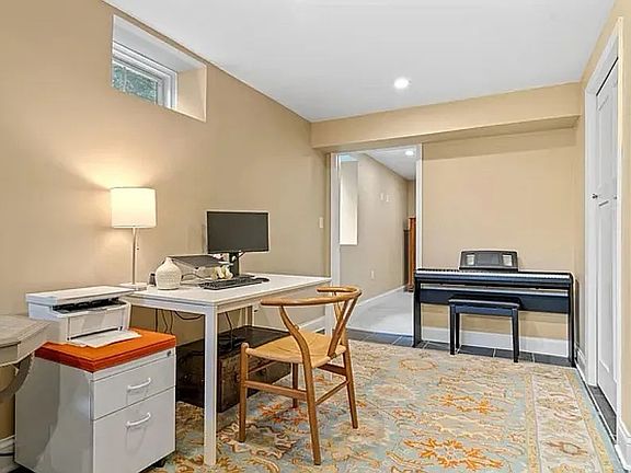 4th image of 4715 Wentworth Ave S #2