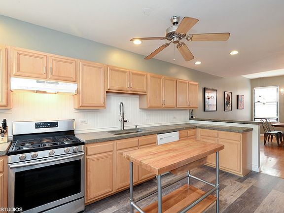 5th image of 3702 S King Dr APT 2E