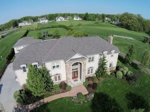 10640 Bayshire Trl, Kirtland, OH 44094
