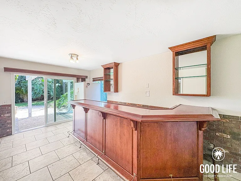 340 Penrod Ct — Photo 10