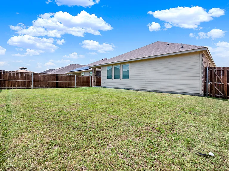5001 Greywing Dr — Photo 8