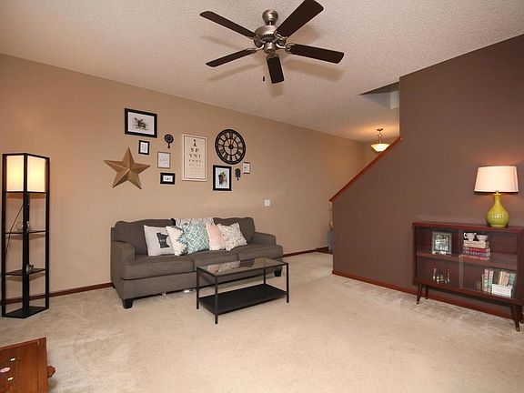 4th image of 927 Golden Oak Cv NE