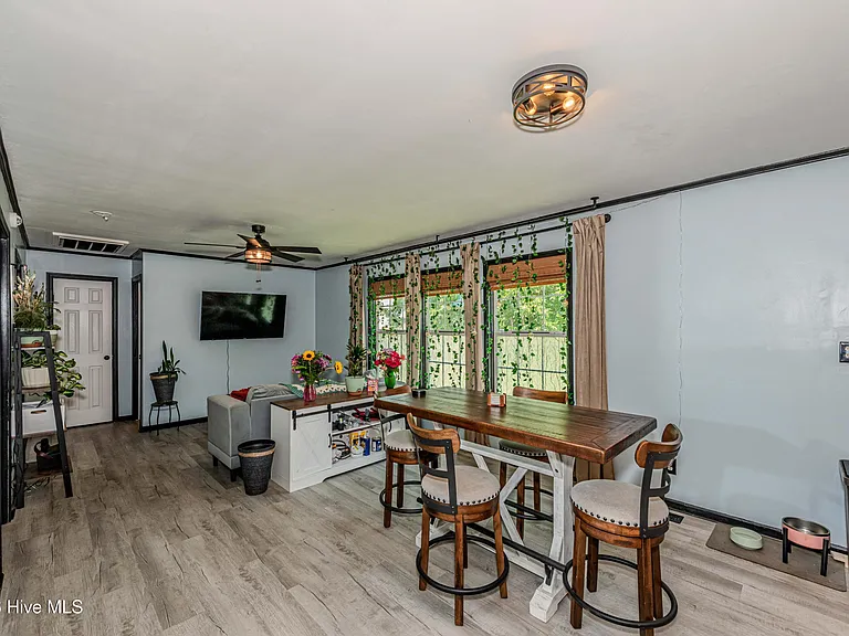 102 Market St — Photo 21