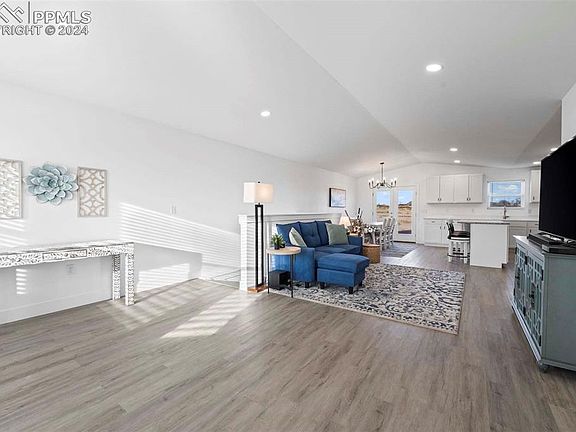 4th image of 707 Pineda Ct