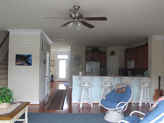 living rm/kitchen