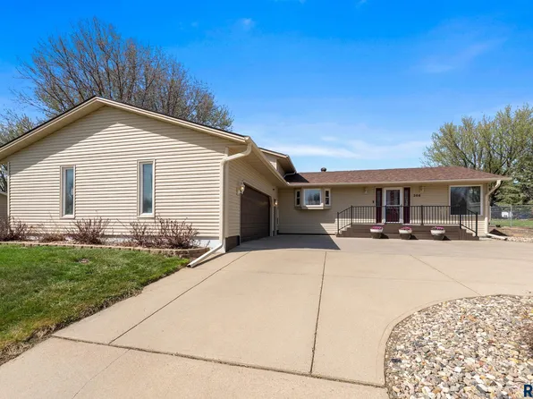 208 E 7th St, Crooks, SD 57020