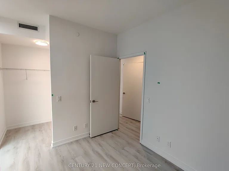 33 Helendale Ave #1603 — Photo 5