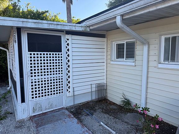 3rd image of 24997 Harborview Rd #3