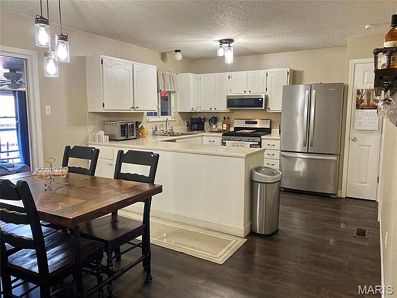 4th image of 12 Sullivan Oaks Pl