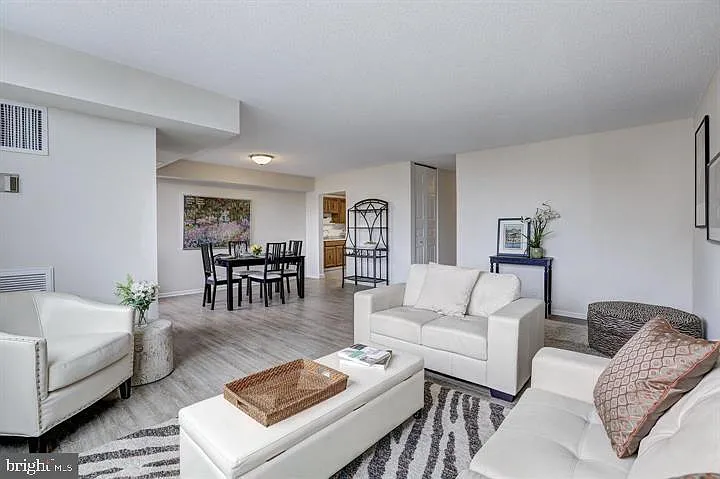4601 N Park Ave #N-1404 — Photo 4