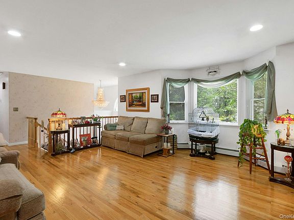 4th image of 19 Flower Lane