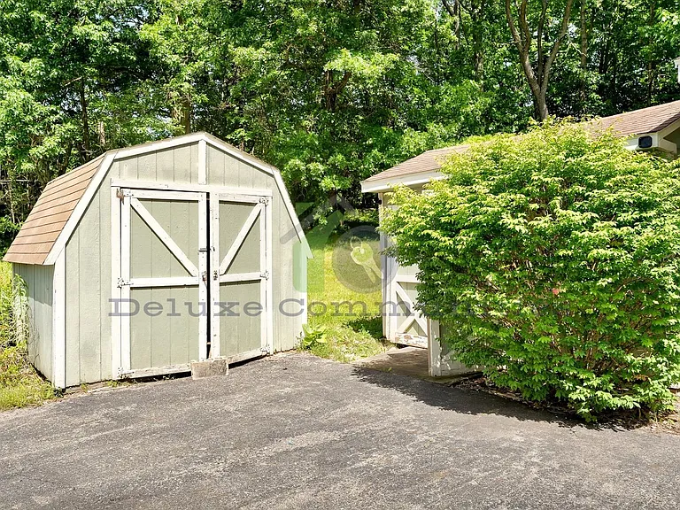 2660 Blackberry Ln NE — Photo 37