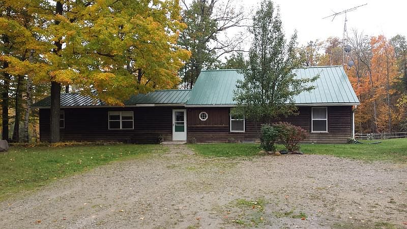 2nd image of 1763 W Kneeland Rd