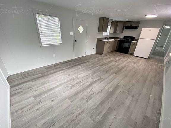4th image of 1030 Mildred St #15