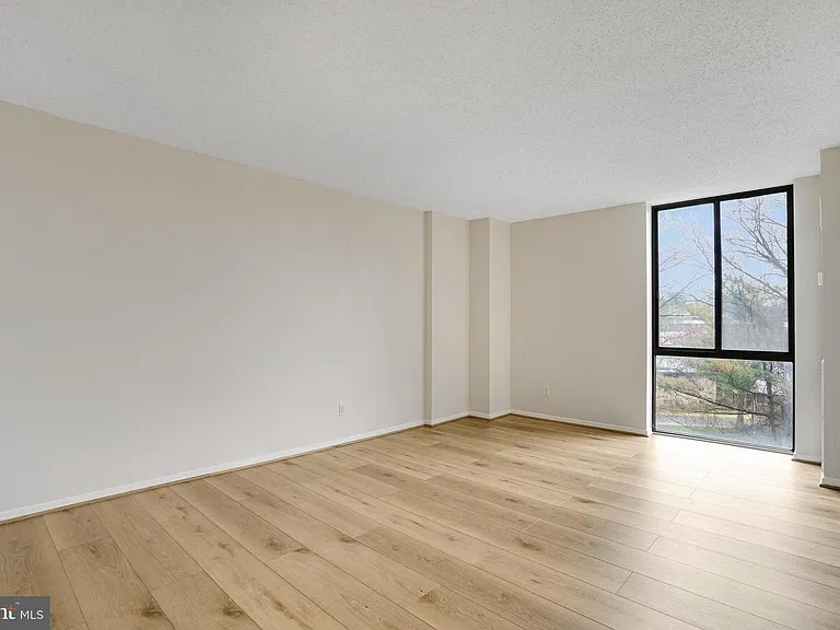 2300 Pimmit Dr #308W — Photo 21