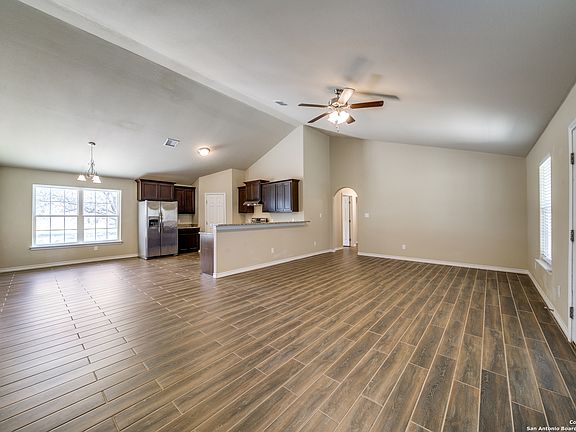 5th image of 530 GARDEN DR
