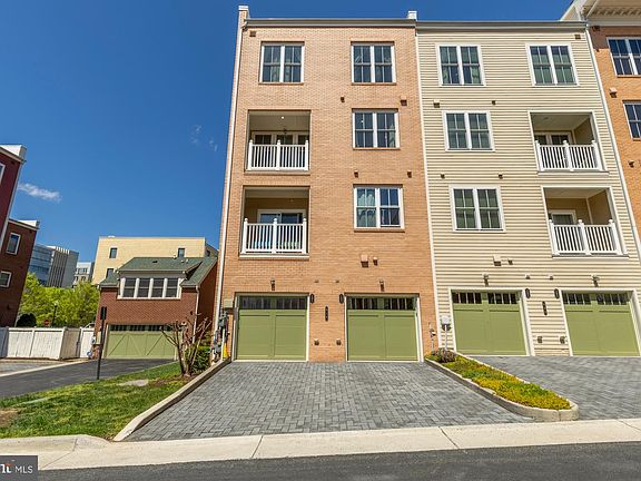 3rd image of 619 McKenzie Ave Unit 102