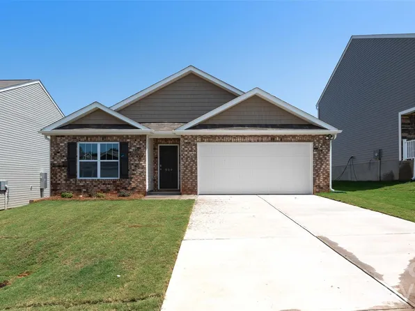 135 Wildbrook Dr, Waynesville, NC 28785