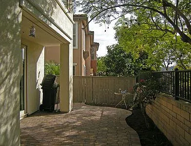 2646 Bellezza Dr — Photo 3