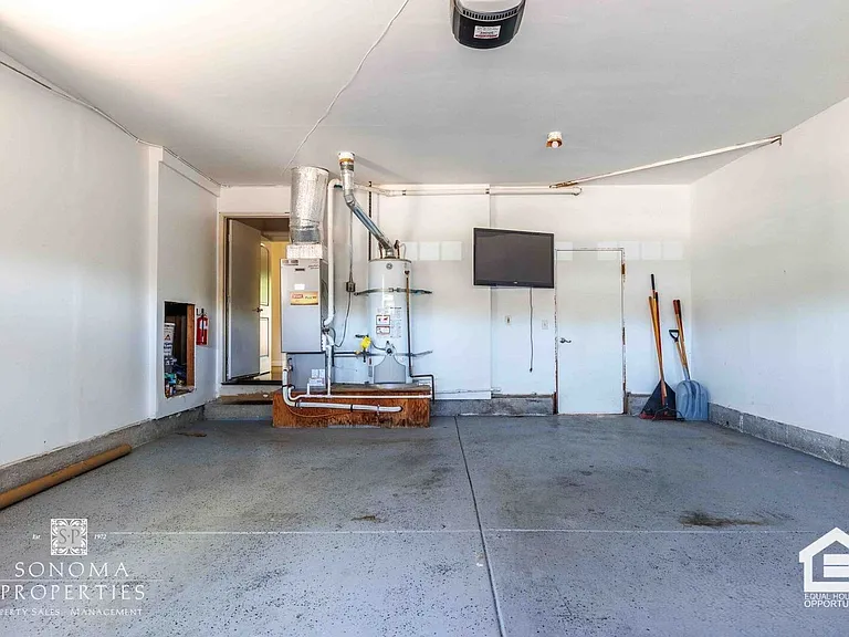 114 Melody Ct — Photo 35