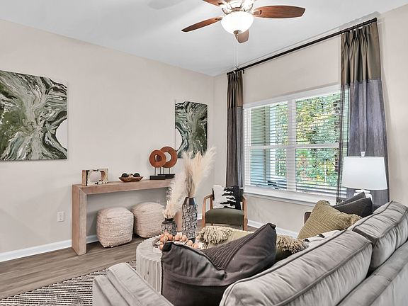 5th image of 34 Silverado Cir #1-402