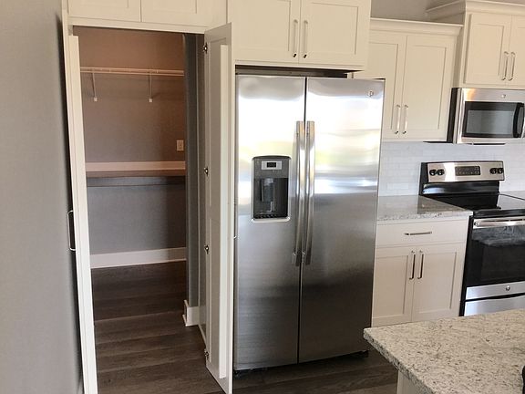 4th image of 1509 NW Pine View Cir