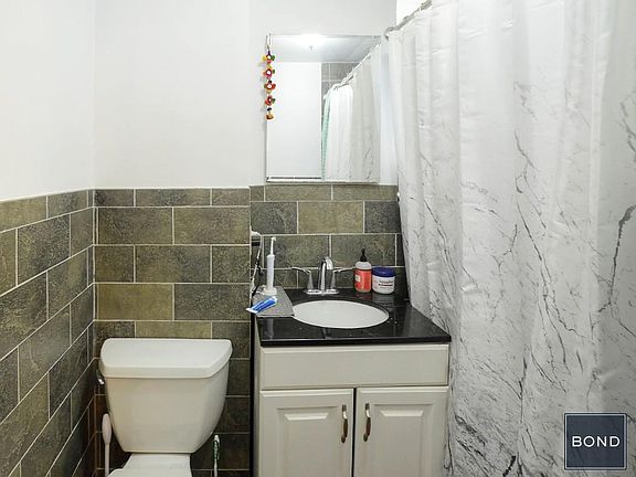 5th image of 149 1st Ave APT 1R