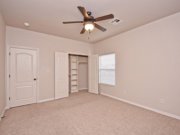 3rd image of 403 Cattail Cir