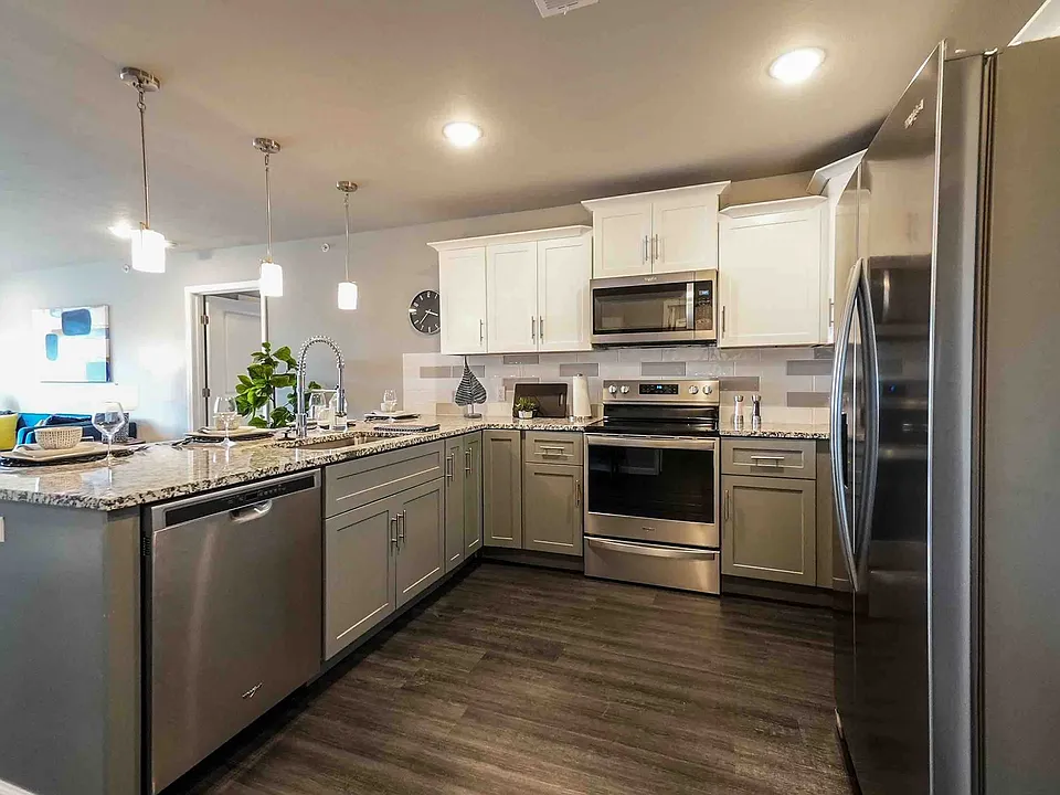 model kitchen-silverleaf