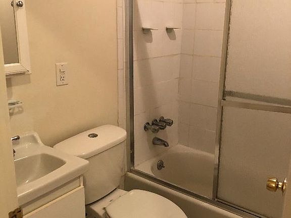 5th image of 1118 Lombard St #1