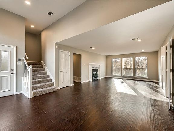 4th image of 1317 Norfolk Ct