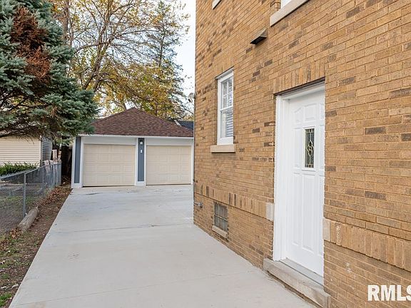4th image of 107 E Gift Ave