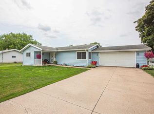 465 Ridge Ave, Platteville, WI 53818
