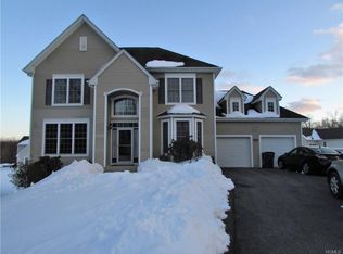 3 Moorefield Cir, Highland Mills, NY 10930