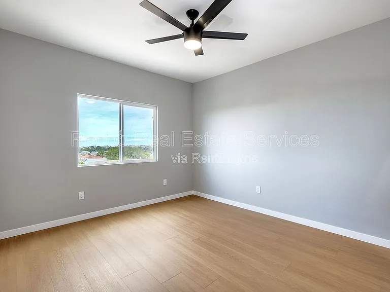 2394 W Jewett St #2392 — Photo 6