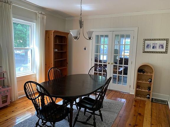3rd image of 34 Bartlett St #1/2