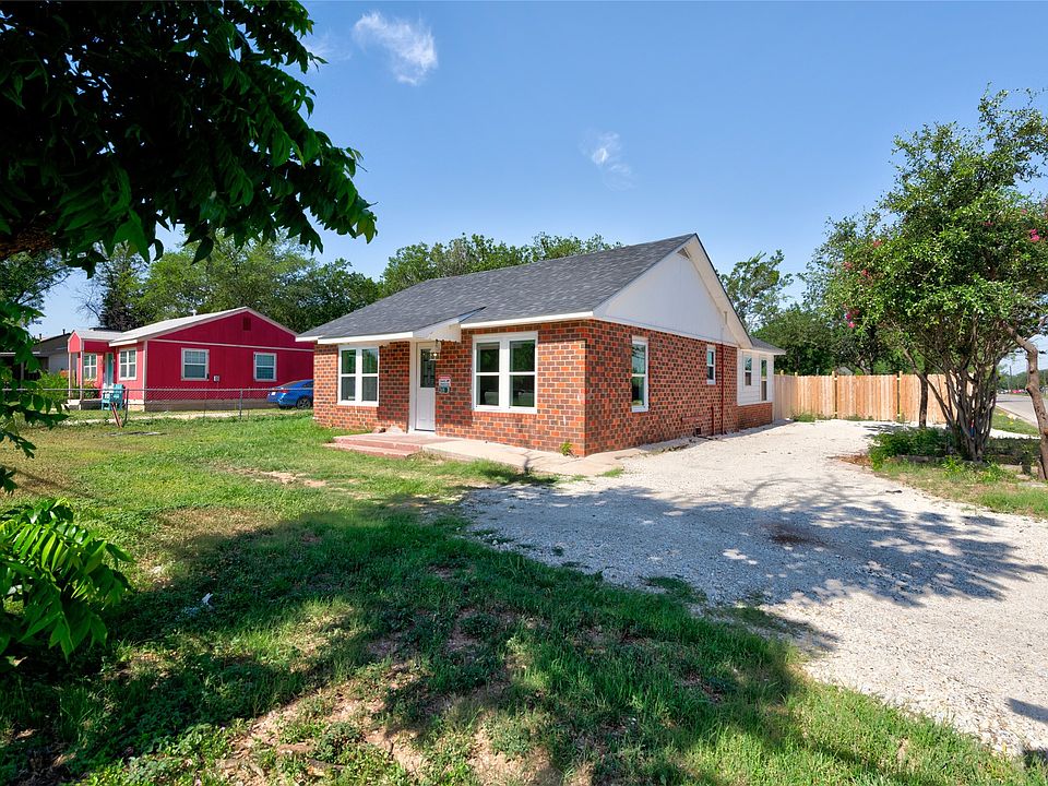 1st image of 2498 Grape St