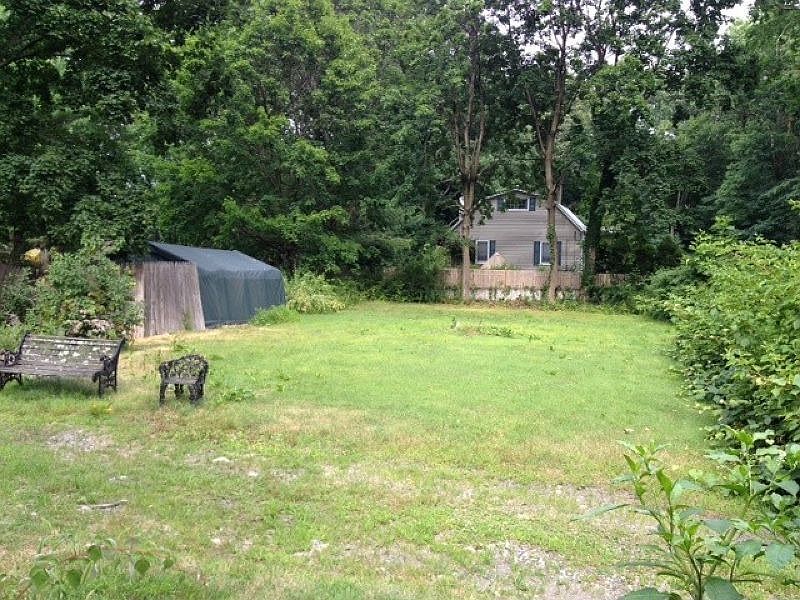 2nd image of 135 W Crescent Ave