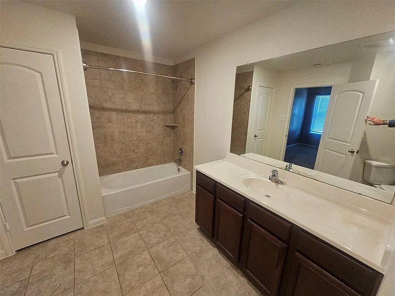 6011 Treasure Cove Rd — Photo 5