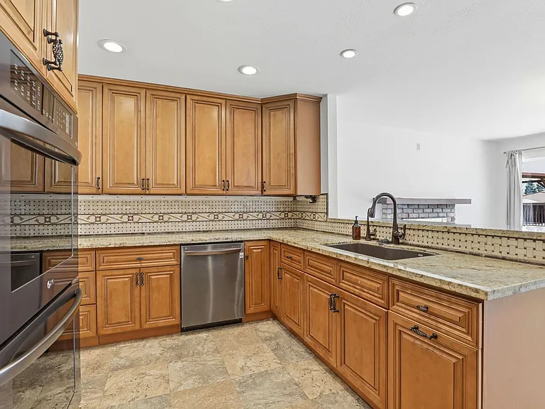 10200 Parrish View Dr — Photo 13