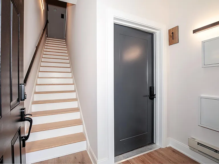 1133 5th St NW #1 — Photo 3