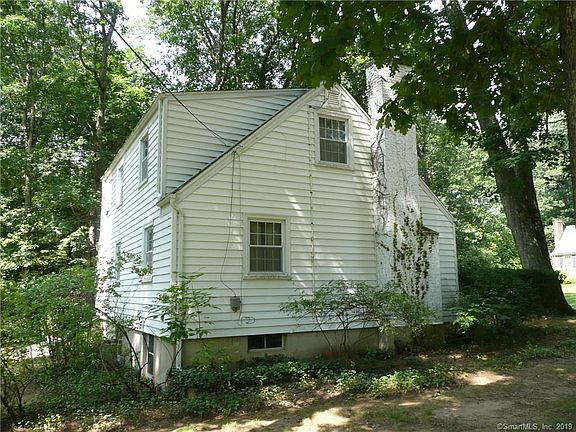4th image of 32 Ledgewood Dr